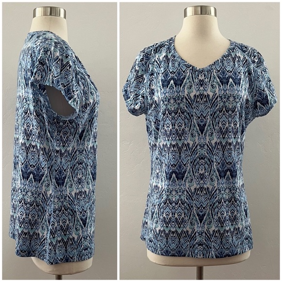 Title nine Tops - Title Nine V-Neck Tee Shirt Geo Print Blue Size Large